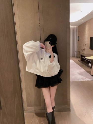 小香中古防晒夹克冲锋衣外套～～要准备新疆旅游的宝贝们必备Sml