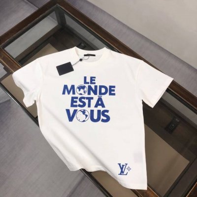 clouis Vuitton Lv 路易威登 2025最新款短袖T恤，绝对的顶级爆款，原版一比一面料，胸前Logo更显得不凡跟高档，大气，简约，基础，耐看，但又