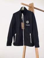 Burberry 巴宝莉 休闲夹克外套，上身秒瘦显白 ，手感处理完美，客供五金辅料装饰。商务通勤休闲兼备，满足于日常各种穿搭，上身型款十足，满满的高级感！衣身两