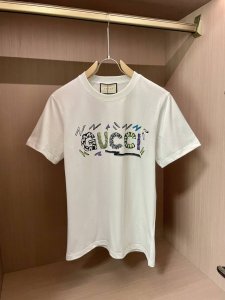 Gucc 男士时装款圆领短袖T恤，贸易公司洋行货，高级限定款，25年春夏新品，明星级人气单品！ 客供埃及进口顶级面料，甄选尼罗河区域光照极好的上等棉花原料，经过
