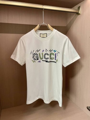 Gucc 男士时装款圆领短袖T恤，贸易公司洋行货，高级限定款，25年春夏新品，明星级人气单品！ 客供埃及进口顶级面料，甄选尼罗河区域光照极好的上等棉花原料，经过
