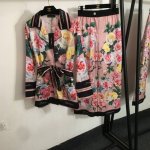 p290款号20251603 Dg*新款家居风睡衣套装，玫瑰花朵印花 系带收腰长袖衬衣+高腰阔腿长裤，粉色，S-Xl，【M码；肩宽36，胸围100，袖长58，衣