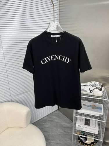 givenchy纪梵希 2025Ss春夏高品质情侣款短袖T恤，甄选高克重纯棉面料，工艺品级别，辅料顶真，车线做工符合精品要求，超级好搭配，落肩款，品质及剪裁设计