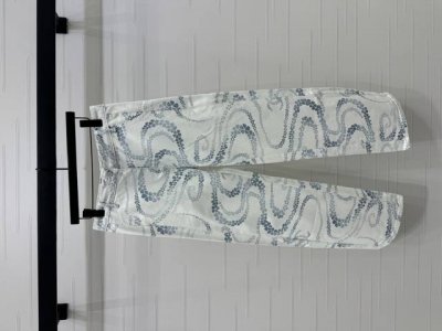 上新原单高端品质 Chane* 2025春夏最新系列 印花牛仔直筒长裤 定制进口斜纹棉牛仔材质 多重水洗挺括有型 对称插兜口袋搭配基础轮廓线耐看高级 增添造型层