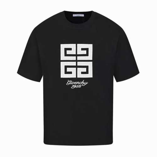 givenchy 纪梵希 25Ss 网布4G刺绣Logo短袖 采用24S特纺紧密棉面料 正面饰以4G网面刺绣 贴布绣的绣法相对简单 通常是将贴花布按照图案要求剪