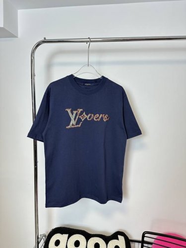 款号：Hmy84# Lv 路易威登最新串珠珠绣设计短袖T恤 并非贴布 直接串在面料上的 区分通货 正儿八经270克纯棉双砂面料 所有面料均已提前做过缩水 品质第