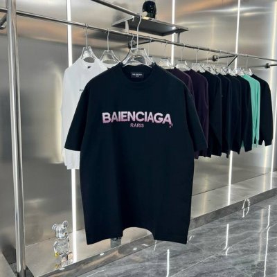 balsenciaga巴黎世家2025Ss彩色渐变小方格绣花情侣休闲短袖T恤 最高版本 定制面料290克100%双纱棉 彩色渐变小方格绣花 辅料 开模原版过鉴定