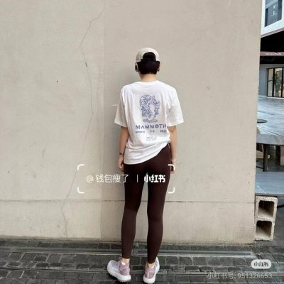 高品质鸟象联名25Ss印花短袖！胸前品牌字母Logo大牌感十足！高端大气完美演绎，经典圆领不挑人版型上身巨显瘦 面料采用230克纯棉面料，保证舒适性同时透气冰爽