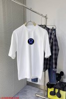 L326 Lulululemon 立体Logo印花短袖T恤，高级腔调的高阶短袖，辨识度超高的一件，自带时髦Bgm，将简约玩到极致。立体层次感结合休闲版型，碰撞出