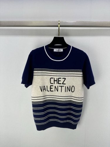 valentin*上新细节 25 春夏新款针织圆领短袖 间色条纹拼接设计 经典品牌字母Logo刺绣点缀 高级感精致百搭 1色3码Sml