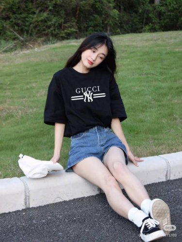 款号 Wkd53 爆款夏季Gucci Ny联名新款印花T恤男女同款必备搭配短袖 男女同款情侣同款 采用纯棉面料双纱260克高克重舒适透气夏季新款百搭首选推荐拍照