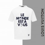 款号#Z70 Lv环球植绒字母圆领短袖 Louisvuitton官网一致款式 面料：32支双纱280克纯棉面料 同缸同色织染螺纹 颜色一致 工艺：进口机器植绒印