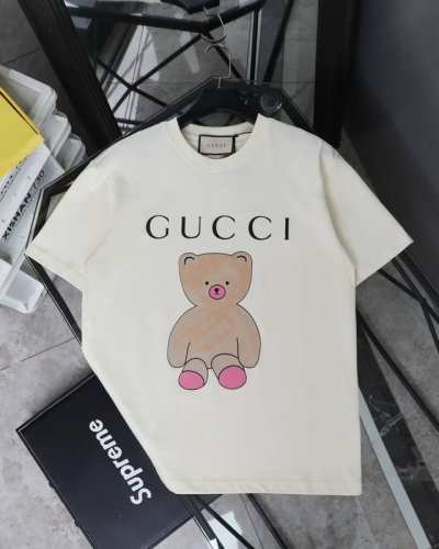 古驰 Gucci 粉色小猪单色圆领短袖 款号：324 原版面料官方同款短袖T恤 定制280 克同缸染面料手感非常舒服 春夏最新砖柜同步时尚又个性超级百搭好看的一