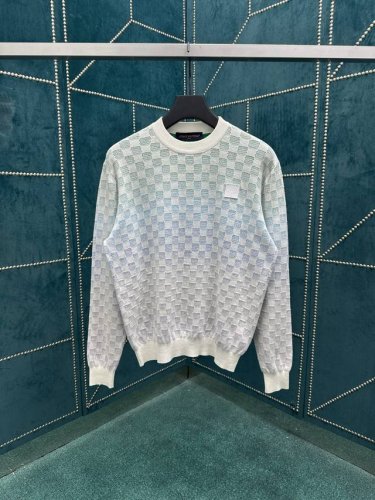驴家 25Ss新款棉质长袖套头衫依托提花网格针织工艺焕新 Damier 图案 令雅致色调呈现渐变效果 再借后部 Marque L.Vuitton D pos E