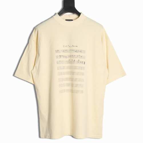 balenciaga 巴黎世家 24Ss 乐谱短袖T恤 专柜价6110购入 米杏色做水洗上身超显白 又是一个超级大爆款 整件衣服 G的双股面料做了预缩水处理 前