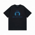 巴黎世家Balenciaga锁扣蓝色火焰印花短袖百搭T恤短袖情侣款 面料：重磅双纱300G纯棉新疆长绒棉越洗越有质感穿上去不松垮不起球不掉色。 克重：绝对用料实