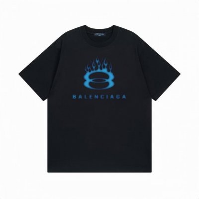 巴黎世家Balenciaga锁扣蓝色火焰印花短袖百搭T恤短袖情侣款 面料：重磅双纱300G纯棉新疆长绒棉越洗越有质感穿上去不松垮不起球不掉色。 克重：绝对用料实