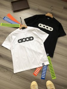 Goodbrand 众多明星同款 施华洛世奇烫钻 字母Logo印花 男女款圆领短袖半袖T恤. 颜色：白色 黑色. 尺码：S M L Xl. 材质：原版定织定染2