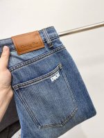 迪奥、2025最新品，专柜同步有售，原单狠货，水洗休闲牛仔裤，进口原版水洗弹力面料，舒适有弹性，原版五金辅料装饰Logo，版型超正，档次极高，专柜品质，上身时尚