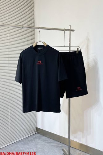 M158 Ba2580春夏最新款套装 男女款 贸易公司渠道稀出 同步官网发售 基本每一季都会有它的背影所在 期待着所有潮男潮女们的演绎 此款选用客供顶级纯棉洗水