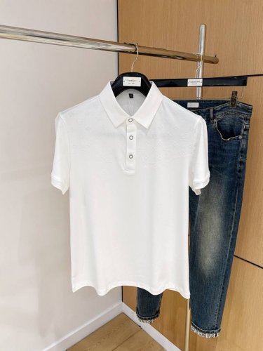 lv25Ss新款春夏短袖翻领T恤Polo，最高版本客供定制高端朱地面料简单时尚款，螺纹拼色螺纹配色超级好看！经典Logo简单大方的款式！满满的高级感，四季可穿。