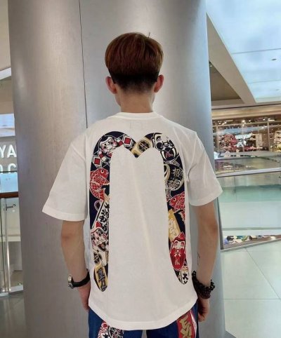 evisu 福神 21Ss 男士满地大渔祭及佛头印花大M短袖T恤 吊牌价：1430 货号：2Eshtm1Ts620Xx 材质： %纯棉 这件短袖T恤背后的大M印