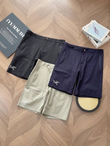 9930# Arc’Teryx 始祖鸟同款户外 科技面料运动休闲五分裤轻薄工装速干短裤休闲通勤 机能短裤 它是可以被定义为一条‘皮肤裤’，防晒抗撕裂，整条裤子包