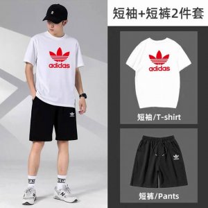 Adidas 阿迪达斯三叶草新款短袖短裤运动套装！百搭不挑人！ 本款T恤采用纯棉面料！吸汗透气，贴身柔软！ 腰部松紧带抽绳，拉链口袋，运动時候可以放手机钥匙，非