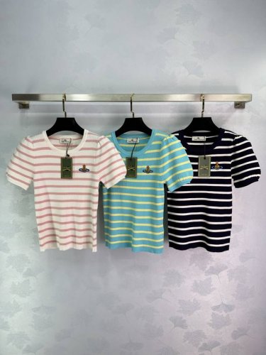 西太后Vivienne Westwood*经典的条纹元素永远不会过时 蓝白条活力满满 瞬间点亮你的穿搭 黑白条简约大气 高级感直接拉满 粉白条浪漫和温柔 俏皮中