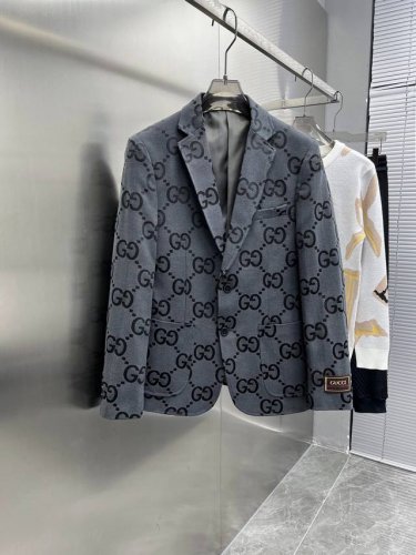 古奇 Gucci 2025Ss春秋新款 西装 西服 ，高端版本！专柜定制面料 透气舒适度高，细节无可挑剔，品牌元素设计理念，体现高品质。手感细腻柔软！呈现休闲裁