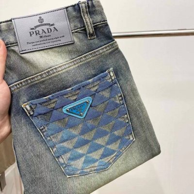 供 prada普拉达Ss春夏新款加柔牛仔裤 只做精品 看面料 看做工 看细节 原厂原布原洗水！进口原版水洗弹力面料进口原版水洗弹力水洗面料，弱饱和度的中灰色在炒