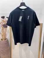Size：S M L Xl 男女同款197712170071 圣罗兰家 Ysl钻饰字母棉质半袖T恤采用针织棉匠心打造，缀饰Ysl品牌仿钻刺绣，更显迷人巧致。 钻