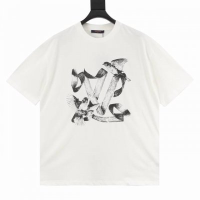 Louis Vuitton Lv 白鸽印花短袖T恤 正品6994购入开发，采用32支潮牌精疏棉260克面料，领口1*1索罗纳舒弹螺纹，胸前数码直喷工艺，面料酵洗