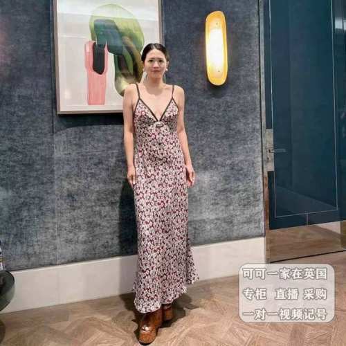 Miumiu 新款吊带连衣裙 碎花印花面料 做工精细 单色三码Sml