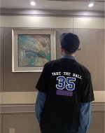 aj Air Jordan乔丹35号圆领短袖男女同款半袖T恤 面料采用260G双纱纯棉面料、经过高温预缩处理，配套同缸1X1螺纹，反复水洗不易变形。 定位裁剪、