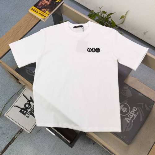 上新 款号：Dg25650 2025新款Louis Vuitton路易威登Lv小标图案Logo绣花休闲情侣短袖T恤，经典图案设计，朋克不羁！！采用250G克重纯