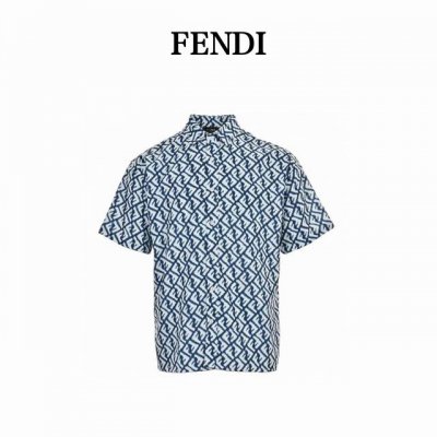 fendi 芬迪 24Ss Ff满印短袖衬衫 进口高支高密的全棉梭织面料 通体老花图案元素 采用德国原装进口数码直喷机械设备 全件满印印后再做渗透工艺 特用红外