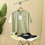 上新 蒙口Moncler盟可睐2025年基础款T恤短袖棉面料男女同款！ 尺码:S-2Xl 颜色: 黑色,白色,浅绿 适合亚洲人的独特潮流的裁剪,男女同款！ 轻薄