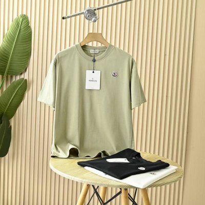 上新 蒙口Moncler盟可睐2025年基础款T恤短袖棉面料男女同款！ 尺码:S-2Xl 颜色: 黑色,白色,浅绿 适合亚洲人的独特潮流的裁剪,男女同款！ 轻薄