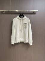 Loewe Ss早秋新款Anagram绣花连帽卫衣，定制480克毛圈卫衣料，时尚百搭Anagram图案定格轮廓，采用进口十字绣花机进行单线定位绣出Loewe字母