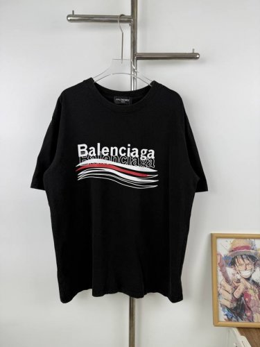 款号X36 Balenciaga 巴黎世家Logo印花短袖T恤 面料采用巴黎Zp定织定染全棉双纱克重260克布面干净布纹清晰，柔软舒适螺纹釆用定染无色差 水洗效