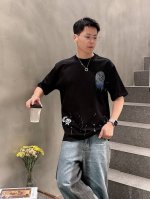 克罗心 三标齐全。 2025夏季新款最新品短袖T恤，专柜同步有售，原单狠货，时尚进口原版科技面料，上身舒适透气，原版定制五金辅料，上身帅气有型，三标齐全，推荐款