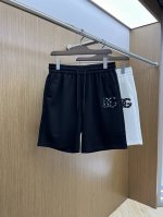 dg 2540春夏新款男士休闲短裤 高端货简洁时尚大方 定制原版进口面料 简洁利落又清爽 品质做工细节经得起任何形式检验简约大方百搭款 上身优雅帅气，焕然一新的