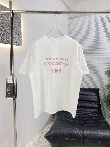 高品质 Acne 25Ss新款短袖T恤 面料采用高克重布料 面料采用优质100%全棉 进口直喷工艺 不缩水不变形 上身阔挺效果极佳 且舒适柔软质感十足 辨识度超