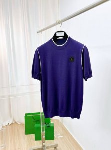 givenchy纪梵希 25Ss新款针织短袖，超经典设计，简约没有任何多余累赘感，衣橱不可缺少的一件百搭单品，采用优质羊毛制作而成，穿身上超级舒适，前卫又实穿，