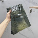 Dior 迪奥25S新季爆款牛仔裤 外贸原单 弹力舒适 颜值品相超高的一款牛仔裤 简约潮流感+旧感头层皮牌 奢华品质感细节处理满满到位 百搭颜色超喜欢 细节面料