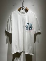 giv*Chy 纪*希2025春夏新款男女同款短袖T恤，主创时尚注入了全新时尚能量。通过探索各种题材和性感魅力，极具辨识度，引领全新街头时尚潮流。该款是G家独家