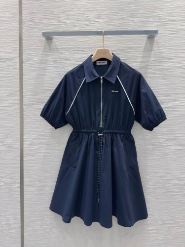 miu Mi*2025Ss新款连衣裙 经典又有型 各种都能完美驾驭～高级成衣做法，细节美到爆！精美又日常，轻松驾驭！质感棒棒哒！！减龄 时尚 休闲少女感，强推！