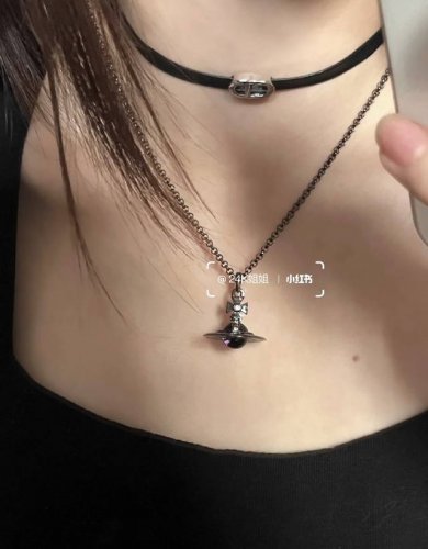 viviennewestwood高版本西太后立体紫色小土星中号紫色飞碟Orb项链西太后枪黑色土星项链 配全套包装 带肉钢标新Logo,高透玻璃，底部清晰原版刻印