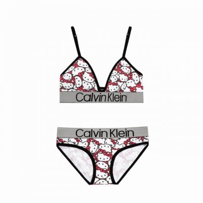 套 款号Ys08 贴身衣物非质量问题不退不换 Calvin Kleinck背心内衣内裤自主Hello Kitty印花经典三角杯运动套装 尺码：S M L 颜色：